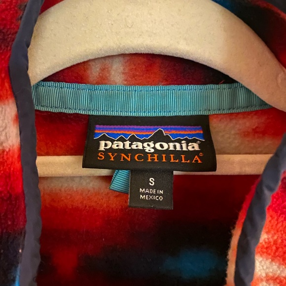 Patagonia Women’s Wild Desert Aztec Print Synchilla Fleece - Picture 3 of 4